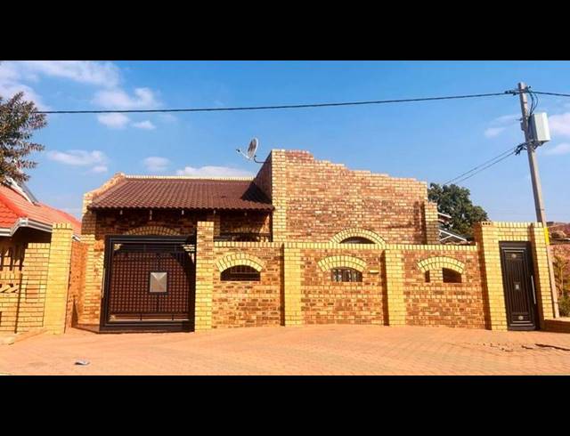 2 BEDROOM HOUSE FOR SALE IN TSHEPISONG